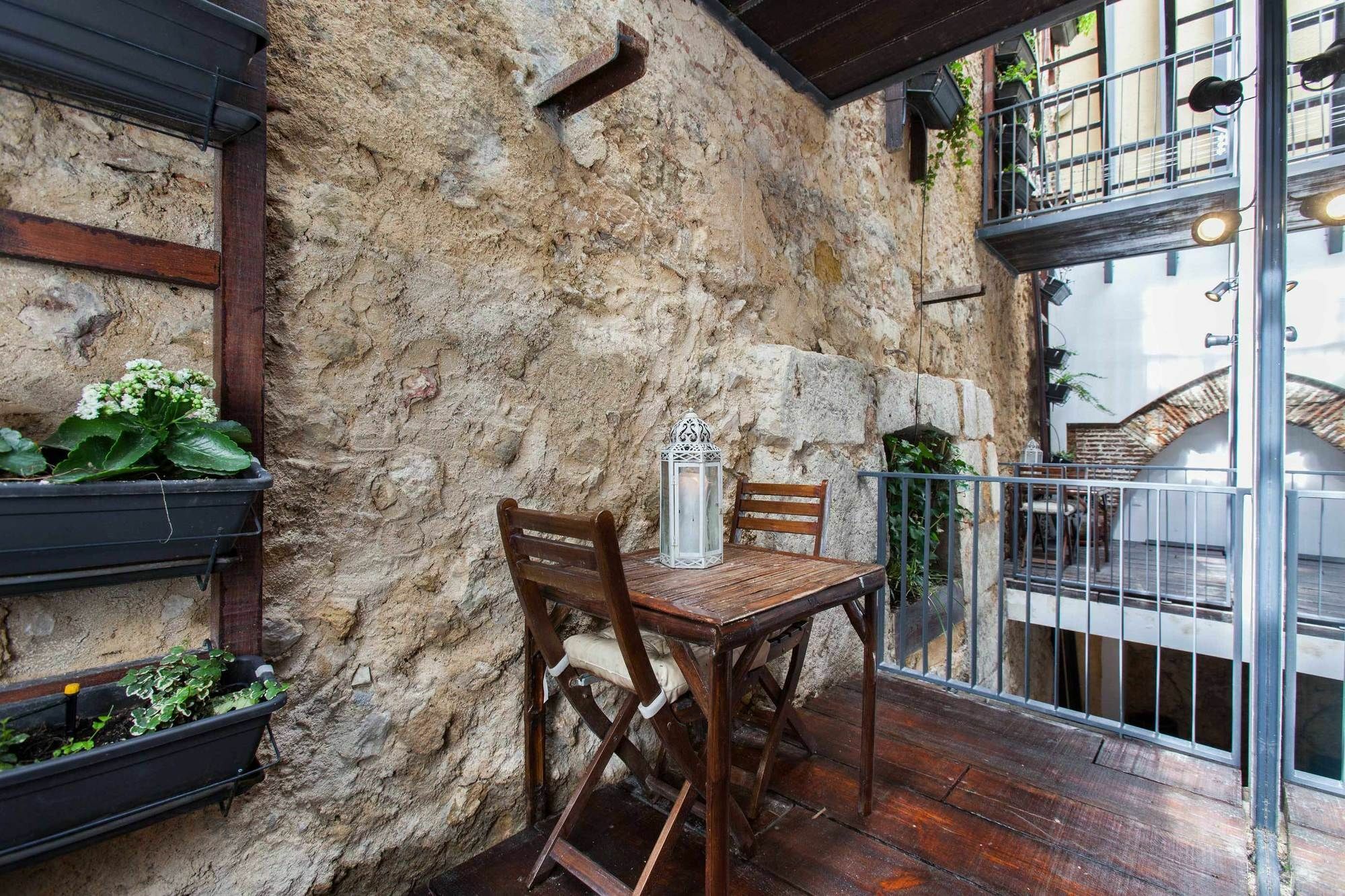 The Old Stables Chiado Apartments Lisbon Exterior photo